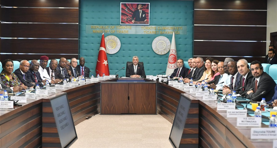 Ticaret Bakanı Bolat, Afrika Ülkelerinin Ankara’daki Büyükelçileriyle Bir Araya Geldi