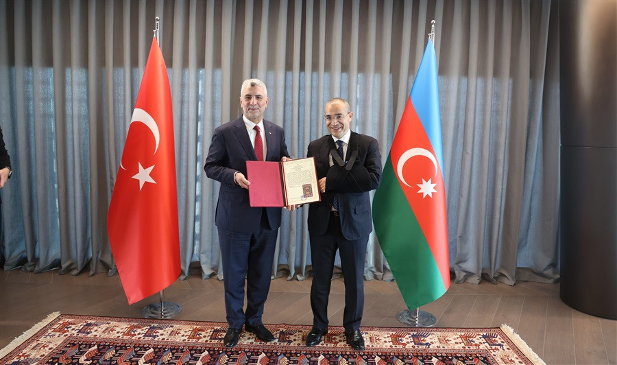 Ticaret Bakanı Bolat, Azerbaycan Ekonomi Bakanı Cabbarov'la görüştü 